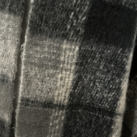 NWT jack & missy Oversized Scarf/Wrap-Plaid in Gray/Black-Twisted Fringe Detail - Picture 9 of 15